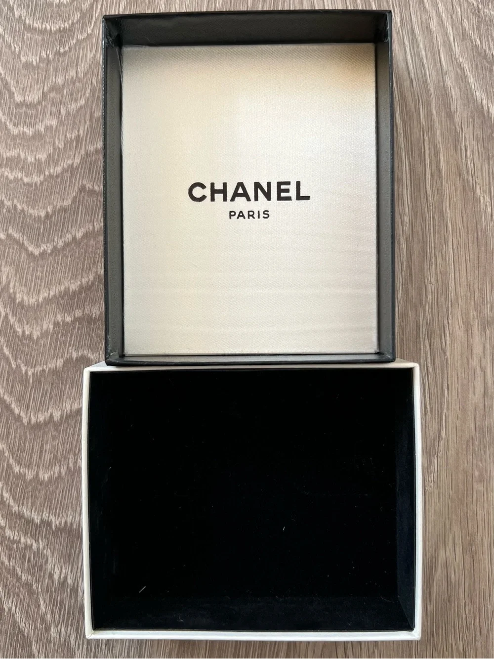 Chanel Box (BB340)